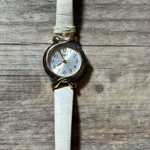 Vintage Watch Timex Leather Strap White Small Round Antique Women's - Picture 3 of 7